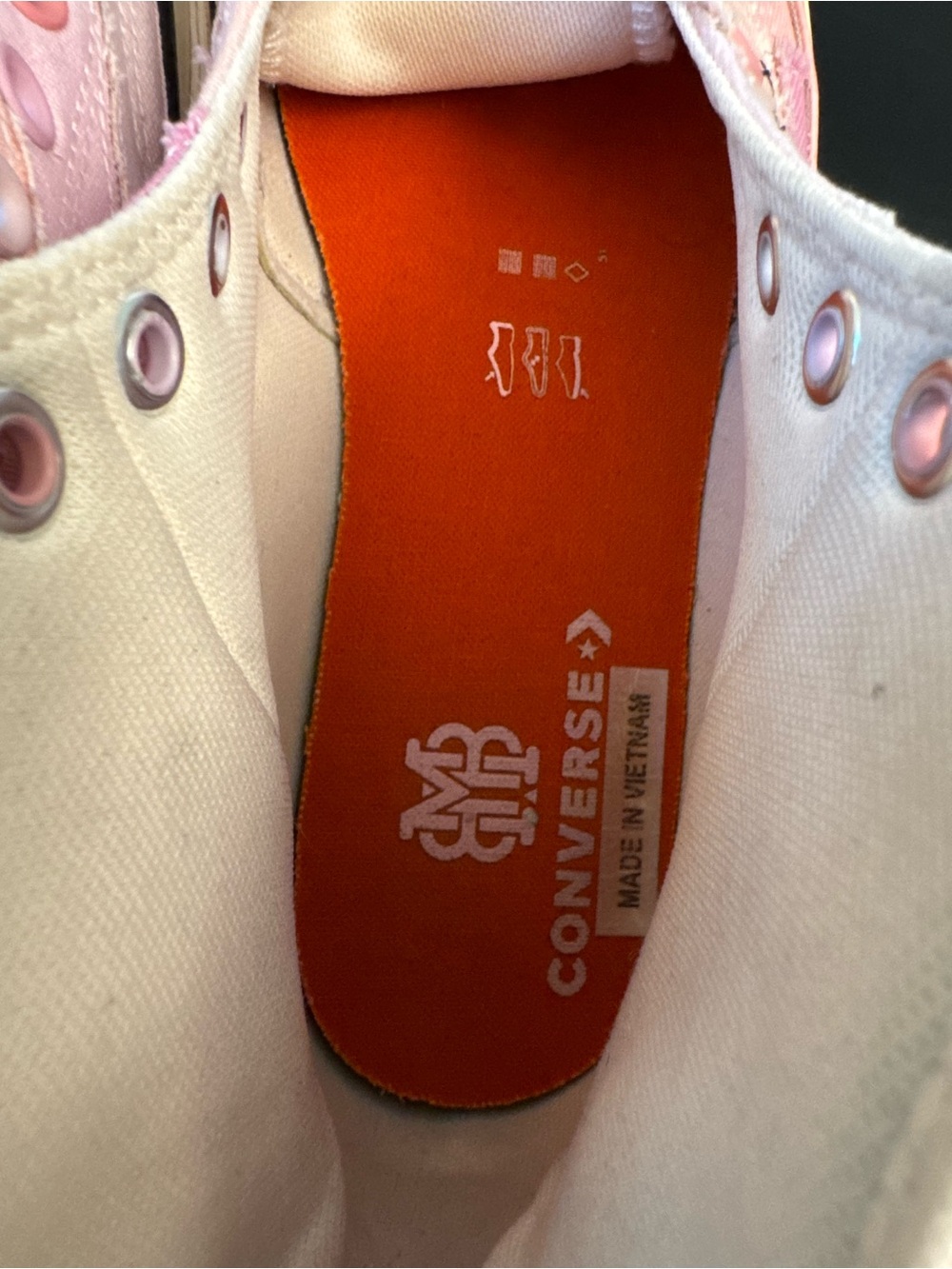 Converse Chuck 70s Hi x Millie Bobby Brown - Picture 6 of 11